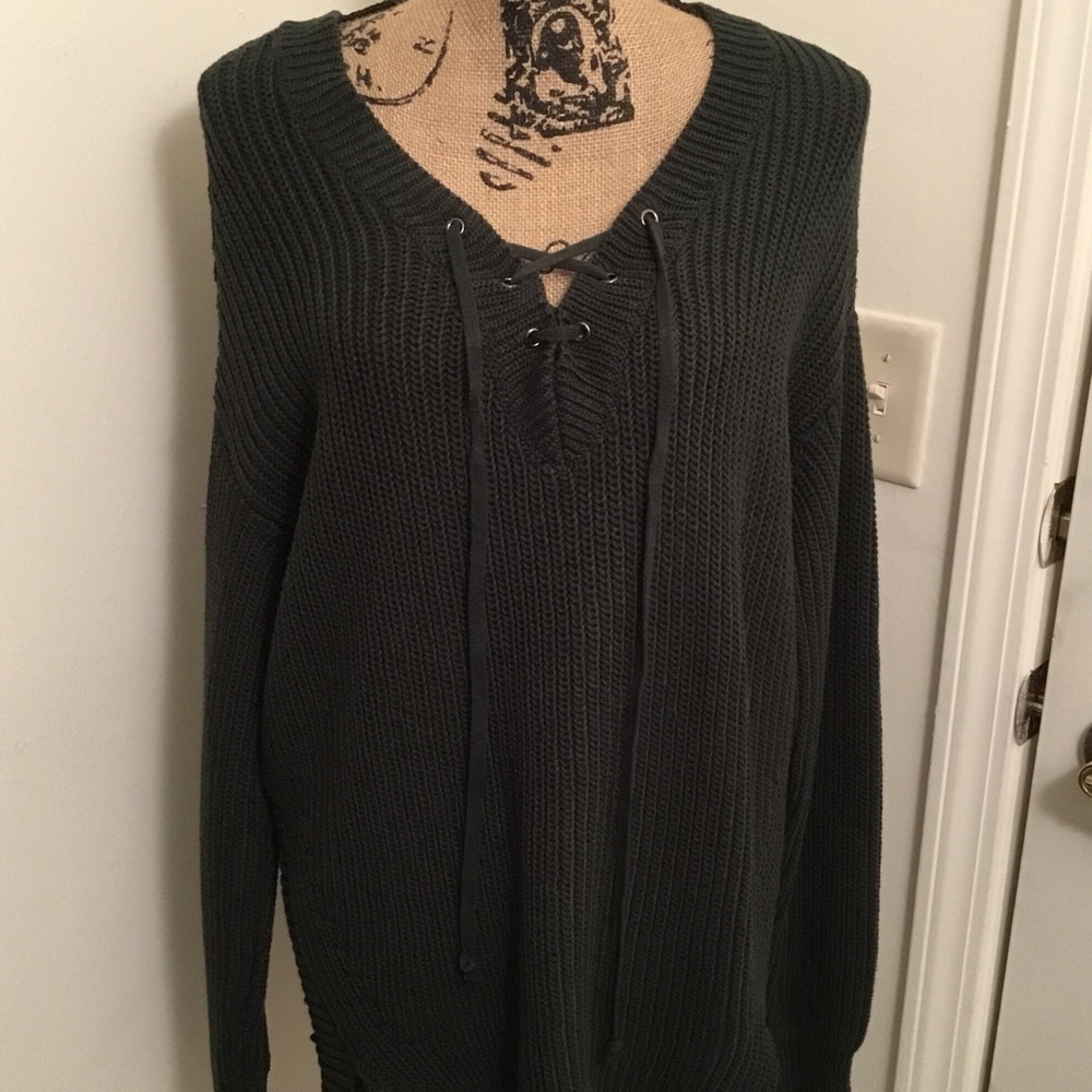 Gorgeous Ruff Hewn All Season Sweater